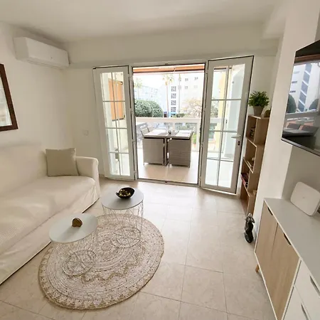 3min To The Beach 1 Bedroom Centre Apartment