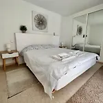 3min To The 1 Bedroom Centre *
